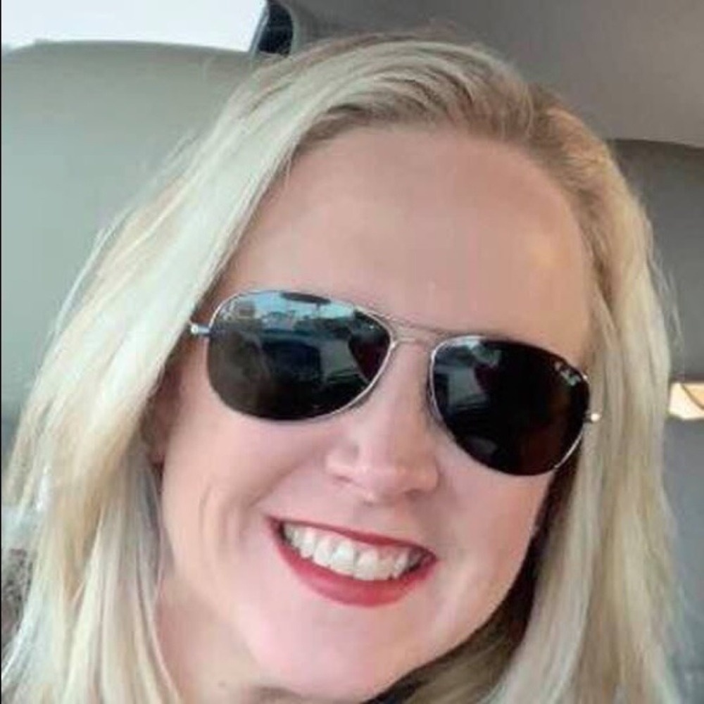 Meet your Posher, Carrie